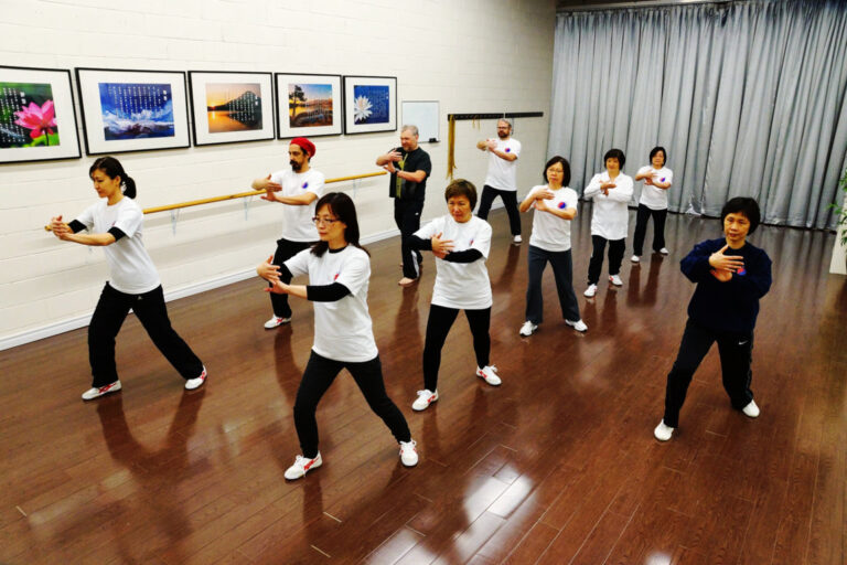 People with Parkinson’s Practice Tai Chi